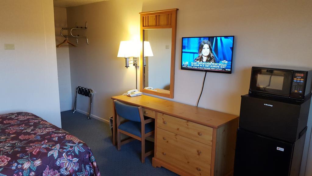 Travelers Lodge Marshall Екстер'єр фото